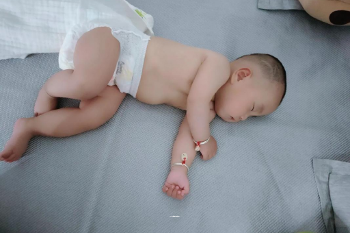 海盐宝宝发烧可以喝牛奶吗